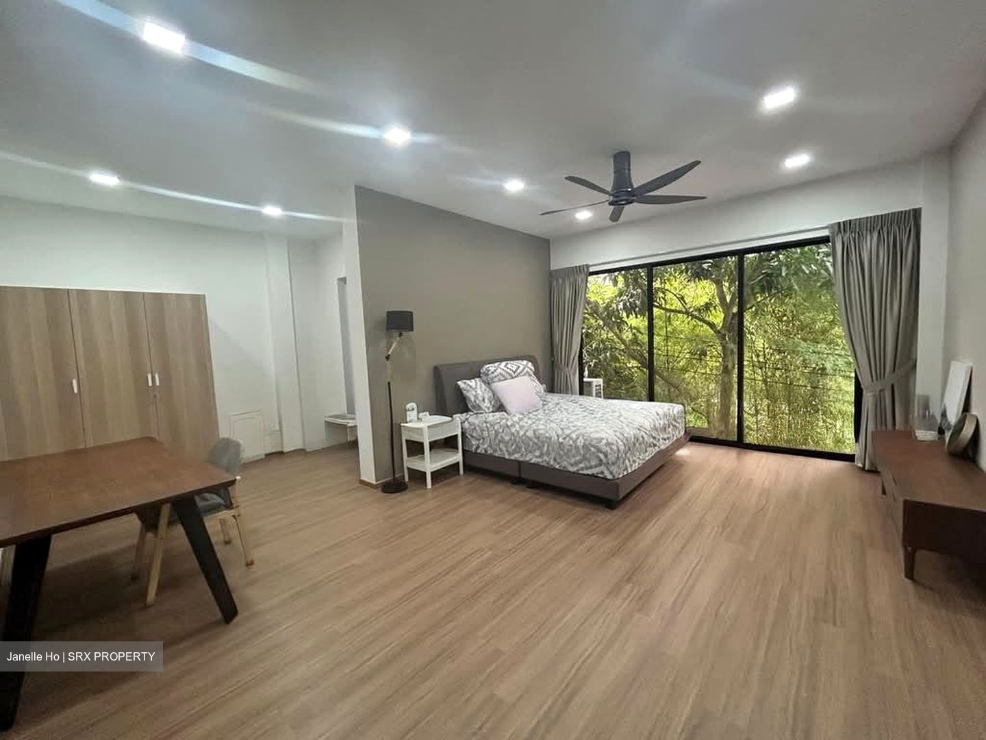 East View Garden (D16), Terrace #565617091